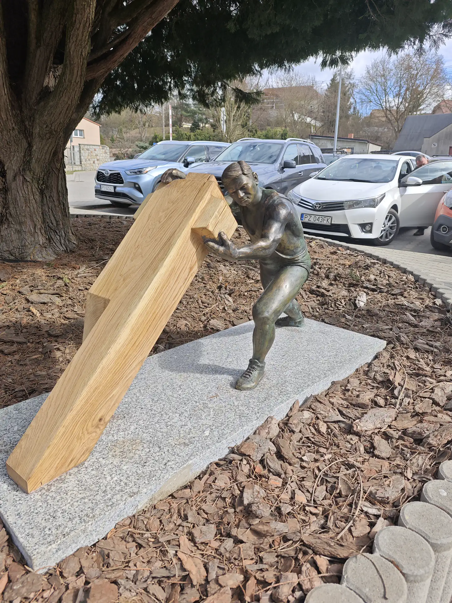 Swarzędz ma ósmą rzeźbę miejską. To Józef Zapaśnik.