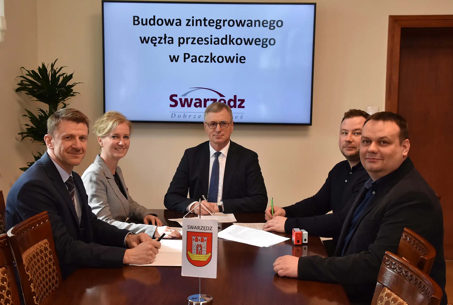Umowa na budowę węzła przesiadkowego w Paczkowie – etap II podpisana